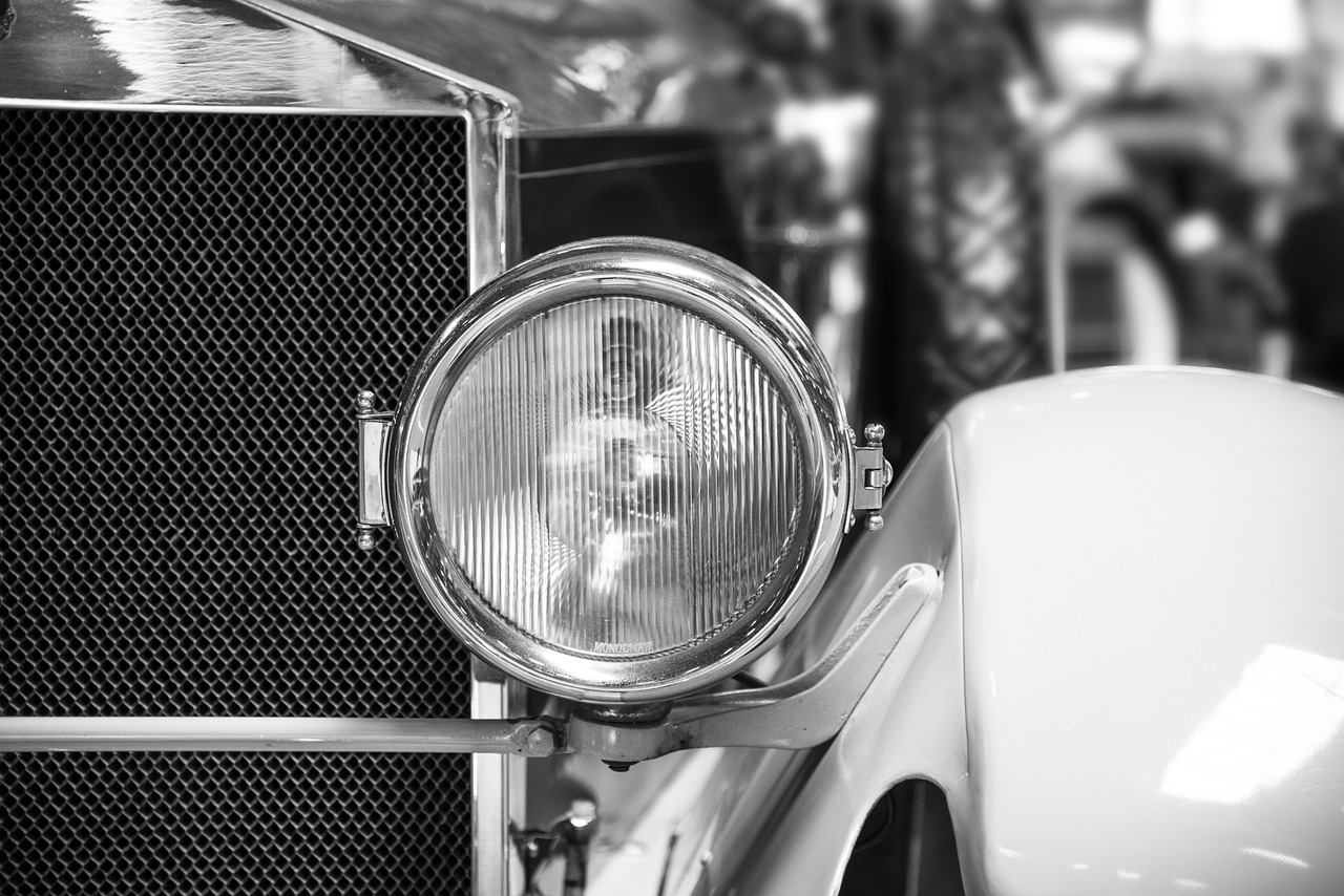 headlamp, car, monochrome-471952.jpg